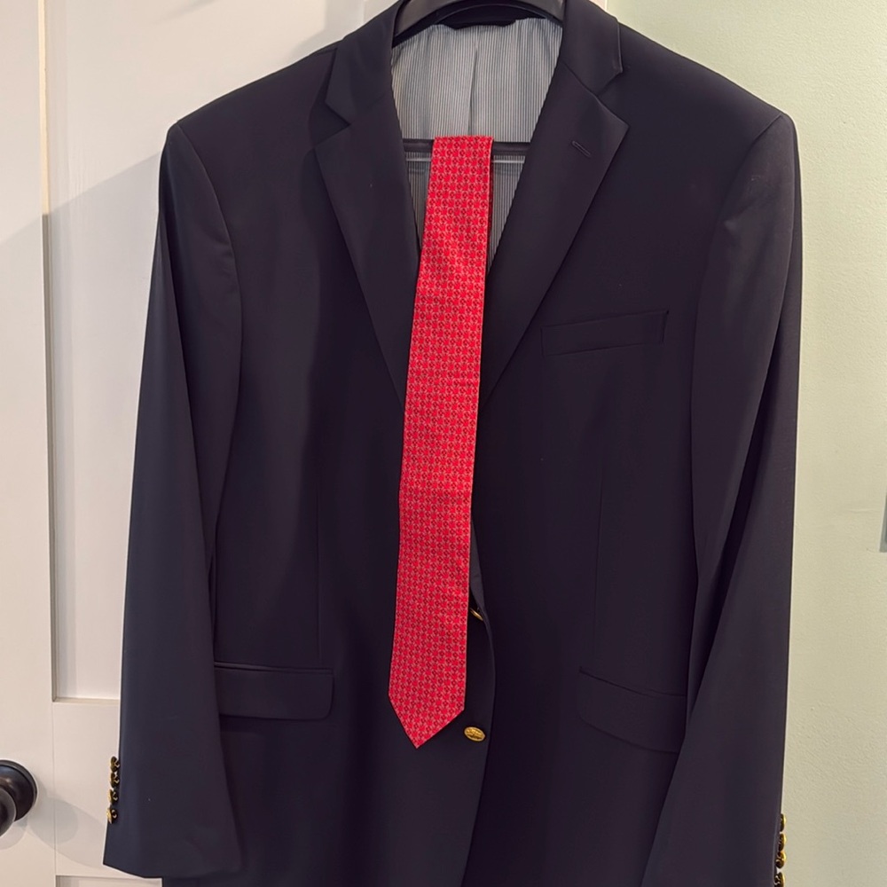 Excellent condition Hermes Paris Men’s Red Silk Neck Tie Made in France
